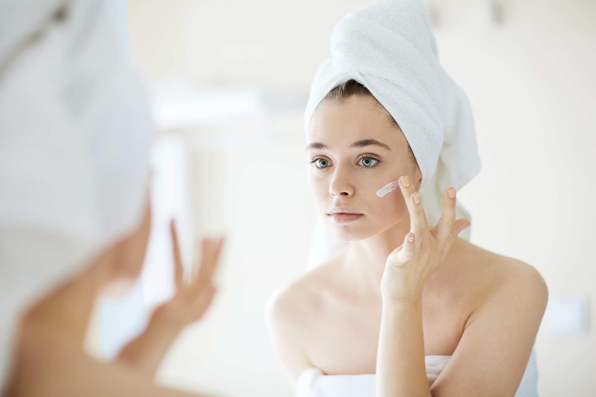 cosmética natural para piel grasa con ingredientes purificantes